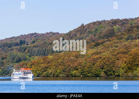 England, Cumbria, Lake District, Windermere Steamboat Ausflug Stockfoto