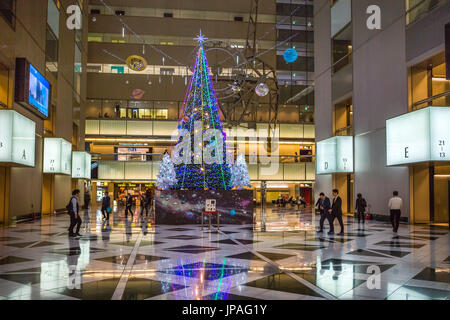 Japan, Tokyo City Bezirk Shinjuku, NS BuildingHall, Weihnachtsbaum Stockfoto