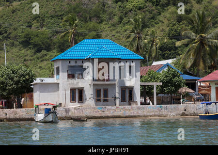 Häuser in der Stadt von Kampung Rinca, Indonesien, Komodo, UNESCO, Weltkulturerbe Stockfoto