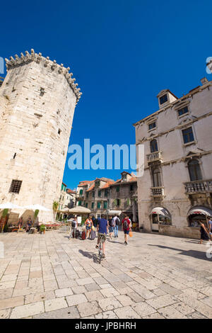 Split, Kroatien - 2. Juni 2017: Panorama der Klammer Radic Platz in der Altstadt von Split. Altstadt von Split Stockfoto