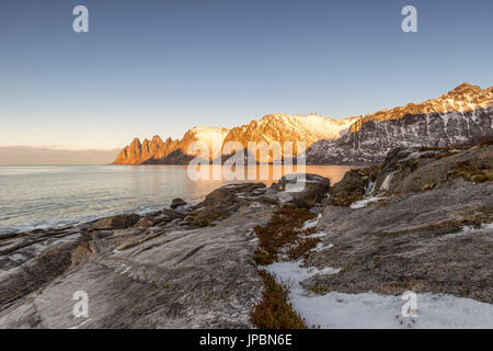 Sonnenuntergang am Tungeneset, Berg, Senja, Norwegen, Europa Stockfoto