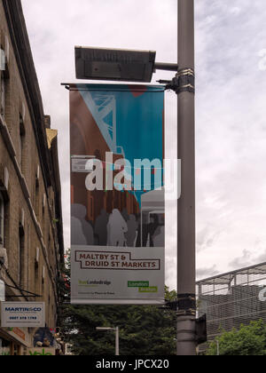 LONDON, Großbritannien - 29. JULI 2017: Bannerschild für die Märkte Maltby Street und Druid Street in Southwark Stockfoto