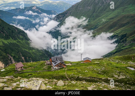 Bergwelt auf der Olperer Runde Tour und Peter Habeler Weg in den Zillertaler Alpen gesehen hier bei der Geraer Hütte Stockfoto