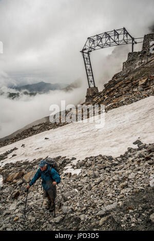 Berglandschaft auf der Olperer Runde Tour und Peter Habeler Weg in den Zillertaler Alpen gesehen hier bei der verlassenen mine nahe der Geraer Hütte Stockfoto