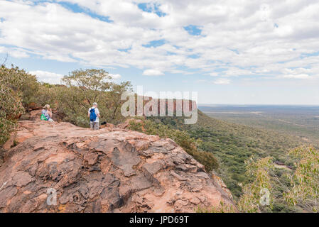 WATERBERG PLATEAU Nationalpark, NAMIBIA - 19. Juni 2017: Unidentified Touristen an der Spitze des Waterberg Plateau in der Nähe von Otjiwarongo in der Otjozondju Stockfoto