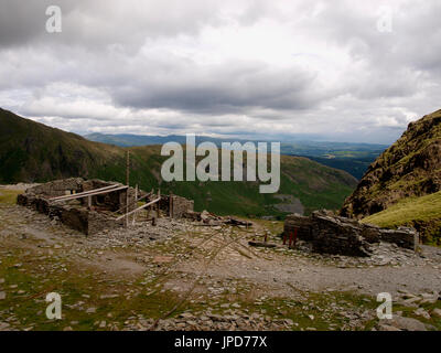 Alten Bergbau Gebäude auf der Strecke bis zu den alten Mann von coniston, coppermines Tal, Coniston, den Lake District, Cumbria, Großbritannien Stockfoto