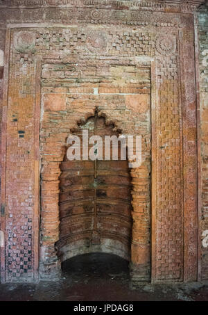 Innere des Terrakotta neun Kuppel Moschee, Bagerhat, Bangladesch Stockfoto