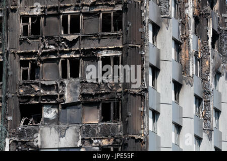 In der Nähe der Überreste von grenfell Tower, einem Wohngebiet Mehrfamilienhaus. Mindestens 80 Menschen starben nach einem schrecklichen Brand am 14. Juni 2017. Stockfoto