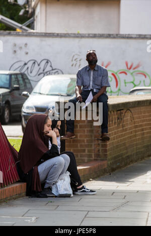 Gemeinschaft reflektieren die Verwüstung, die nach dem schrecklichen Brand bei Grenfell Turm Stockfoto