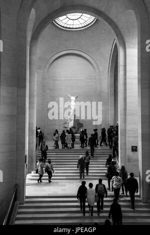 Musée du Louvre, ersten Stock Treppe von der Statue von der Winged Sieg von Samothrake, Paris, Frankreich Stockfoto