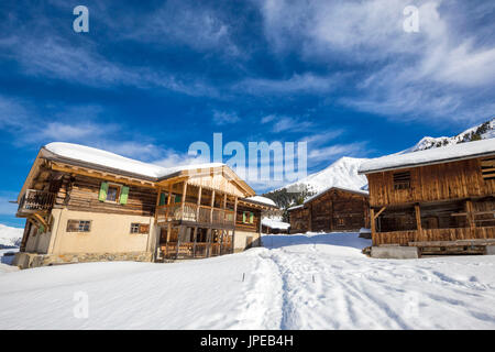 Walser-Häuser von Sertig Dörfli. Sertigtal, Graubuenden(Canton Grigioni), herumkäme (Prattigovia) / Davos, Schweiz, Europa Stockfoto