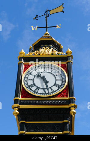 LONDON - 30 Juli: Little Ben vor Victoria Bahnhof in London am 30. Juli 2017 Stockfoto