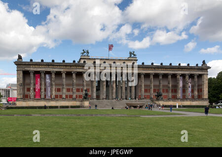 Die Fassade des Alten Museums in Berlin. Stockfoto