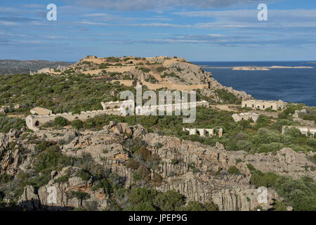 Batteria di Capo d'Orso, Kasernen auf dem Bären Rock in der Nähe von Palau, Sassari Provinz, Region Gallura, Sardinien, Italien Stockfoto