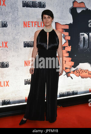 New York, USA. 31. Juli 2017. Carrie-Anne Moss besucht die "Marvels The Defenders" New-York-Premiere im Tribeca Performing Arts Center am 31. Juli 2017 in New York City. Bildnachweis: Erik Pendzich/Alamy Live-Nachrichten Stockfoto