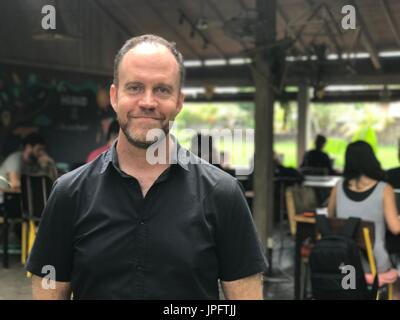 Bild des Gründers von der Coworking-Space "Hubud" Steve Munroe, genommen in Ubud auf der Insel Bali in Indonesien, 4. Juli 2017. Foto: Christoph Sator/dpa Stockfoto