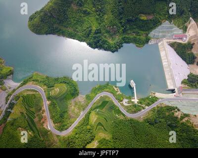 Guizhou, Guizhou, China. 2. August 2017. Guizhou, CHINA-August 2 2017: (nur zur redaktionellen Verwendung. CHINA HERAUS). Das Ceheng Reservoir befindet sich in Ceheng, Südwesten Chinas Provinz Guizhou, 2. August 2017. Bildnachweis: SIPA Asien/ZUMA Draht/Alamy Live-Nachrichten Stockfoto