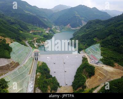 Guizhou, Guizhou, China. 2. August 2017. Guizhou, CHINA-August 2 2017: (nur zur redaktionellen Verwendung. CHINA HERAUS). Das Ceheng Reservoir befindet sich in Ceheng, Südwesten Chinas Provinz Guizhou, 2. August 2017. Bildnachweis: SIPA Asien/ZUMA Draht/Alamy Live-Nachrichten Stockfoto