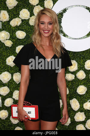 Studio City, Ca. 1. August 2017. Yael Grobglas Sommer auf 2017 TCA Tour - CBS Television Studios Sommer Soiree in den CBS Studios In Kalifornien am 1. August 2017. Bildnachweis: Fs/Medien Punch/Alamy Live-Nachrichten Stockfoto