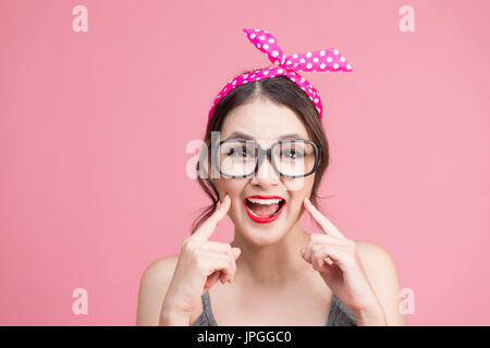 Schöne Frau Pinup Stil Porträt. Asiatische Frau. Stockfoto