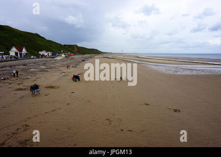 Saltburn Strand und Kurhaus-kiosken Stockfoto