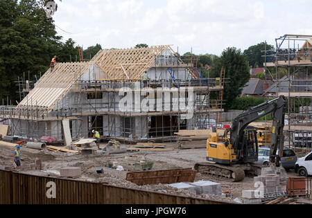 Wohnsiedlung von Imiri Bau am alten Bahnhofsgelände in Sutton Scotney in der Nähe von Winchester Hampshire England UK neue Häuser und Wohnungen. Stockfoto