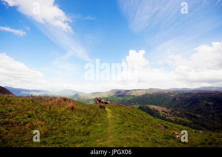 Bergwandern im Lake District.  Ein Blick vom Cat Glocken über Derwent Water. Stockfoto