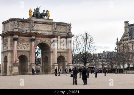 Arc de Triomphe du Carrousel in der Nähe des Louvre, Paris, Frankreich. Stockfoto