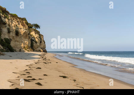 Nachmittag im abgelegenen Dume Cove Beach in Malibu, Kalifornien. Stockfoto