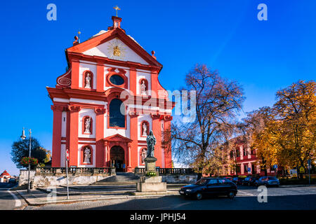 Europa, Tschechische Republik, Tschechien, Brandýs nad Labem Stará Boleslav, Kostel Nanebevzetí Panny Marie, Kirche der Himmelfahrt der Jungfrau Maria, Herbst, Herbst Stockfoto