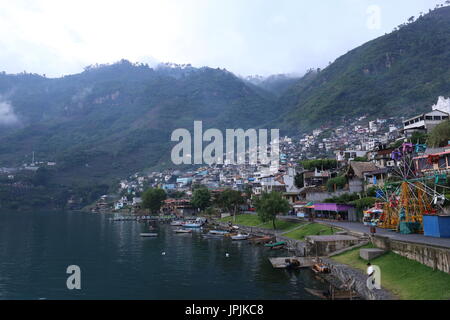 An den Ufern des Lake Atitlan, Guatemala, Mai 2015 Stockfoto