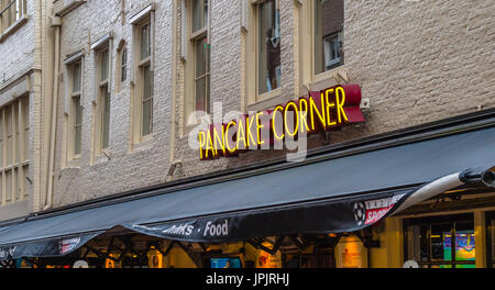 Pfannkuchen Sie-2017 Eckrestaurant in Amsterdam - AMSTERDAM - Niederlande Stockfoto