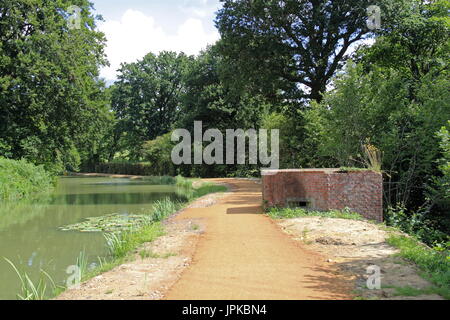 WW2 Geschütz post, Basingstoke Canal, Dogmersfield, in der Nähe von Flotte, Hart Bezirk, Hampshire, England, Großbritannien, Deutschland, UK, Europa Stockfoto