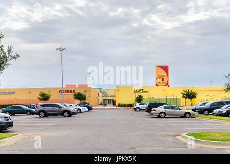 Die Outlet-Shoppes in Oklahoma City, ein Outlet-Mall in der Nähe von Reno "und" Rat, Oklahoma City, Oklahoma, USA. Stockfoto