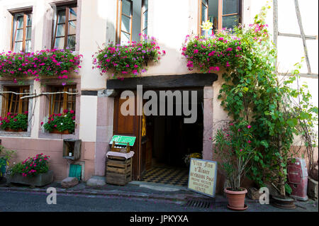 Schönsten Dörfer Alsace, Elsass ist charmante Dörfer. Feinste Umwege in malerische Orte in Frankreich. Das Elsass ist auch Heimat von der Weinstraße. Stockfoto