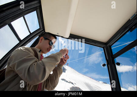 Österreich-Tirol und Skifahren im Stubaital in der Nähe von Innsbruck. Eines der besten Skigebiete in Tirol. Stockfoto