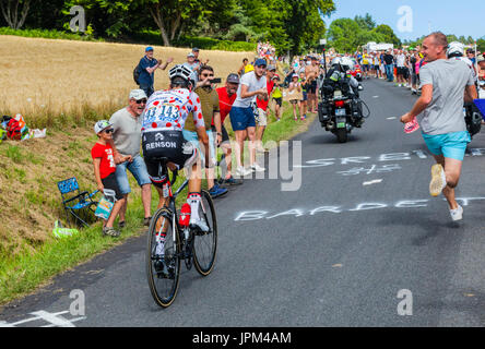 Col de Peyra Taillade, Frankreich - Juli 16,2017: der französische Radfahrer Warren Barguil von Team Sunweb im Bergtrikot, Klettern die letzten Kilometer, Co Stockfoto