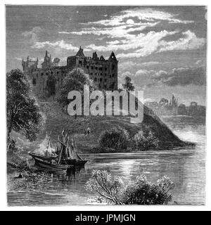 1870: Segelboote auf einer Landzunge in Linlithgow Loch unten Linlithgow Palace oder Schloss aufgestellt. Es war eine der wichtigsten Residenzen der Könige von Schottland im 15. und 16. Jahrhundert. Obwohl gepflegt nach links schottischen Monarchen für England im Jahre 1603, der Palast wurde wenig genutzt und war im Jahre 1746 ausgebrannt. In der Nähe der Stadt Linlithgow, West Lothian, Schottland, Stockfoto