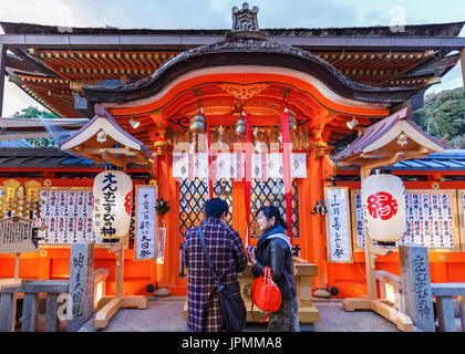 Jishu-Jinja Schrein neben dem Kiyomizu-Dera-Tempel in Kyoto, Japan Stockfoto