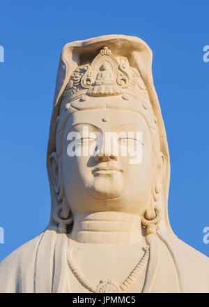 Chinesische Göttin (Kannon) bei Ryozen Kannon Tempel in Kyoto, Japan Stockfoto