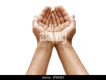 Schalenförmige Hände des Mannes zeigen etwas auf weißem Hintergrund. Handflächen nach oben. Hohe Auflösung-Produkt Stockfoto