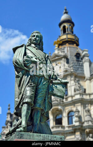 Antwerpen, Belgien. Statue auf Teniersplaats: David Teniers der Jüngere (1610-1690), flämischer Künstler in Antwerpen geboren, Sohn von David Teniers der Ältere. Stockfoto