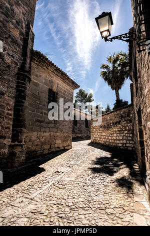 Typische Gasse des 17. Jahrhunderts imperial Spanien, wo er der Alatriste des spanischen Agustín Díaz Yanes in Baeza, Spanien gedreht Stockfoto