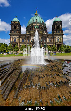 Berliner Dom aka der Berliner Dom oder evangelische oberste Pfarr- und Stiftskirche in Berlin, Deutschland Stockfoto