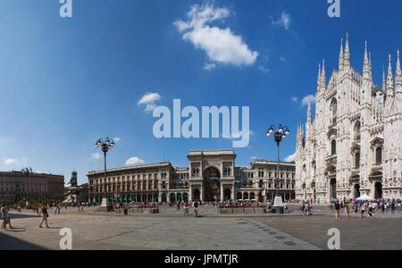 Italien: Piazza Duomo, das größte Quadrat von Mailand mit der Galleria Vittorio Emanuele II, eines der weltweit ältesten Einkaufszentren und Mailänder Dom Stockfoto