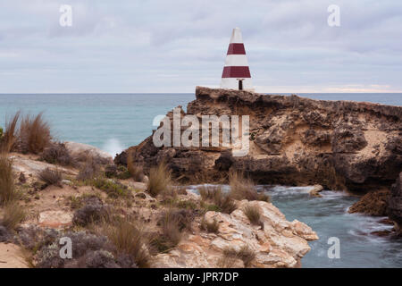 Der Cape Dombey Obelisk, ein historisches Wahrzeichen befindet sich im Gewand, South Australia Stockfoto