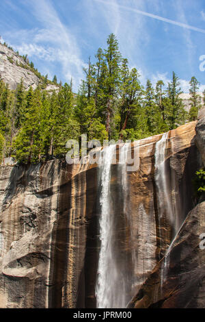 Spitze der Wasserfall im Yosemite National park Stockfoto