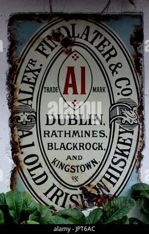 Bier-Zeichen an der Duke of York Pub in Belfast Stockfoto