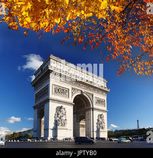 Berühmten Arc de Triomphe in Paris, Frankreich Stockfoto