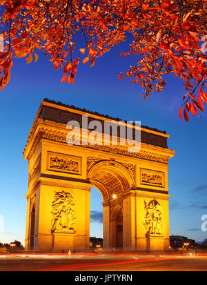 Berühmten Arc de Triomphe in Paris, Frankreich Stockfoto